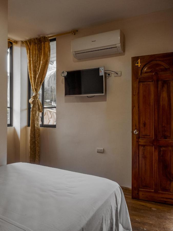 Hostal Tortuga Dorada Puerto López Exteriör bild