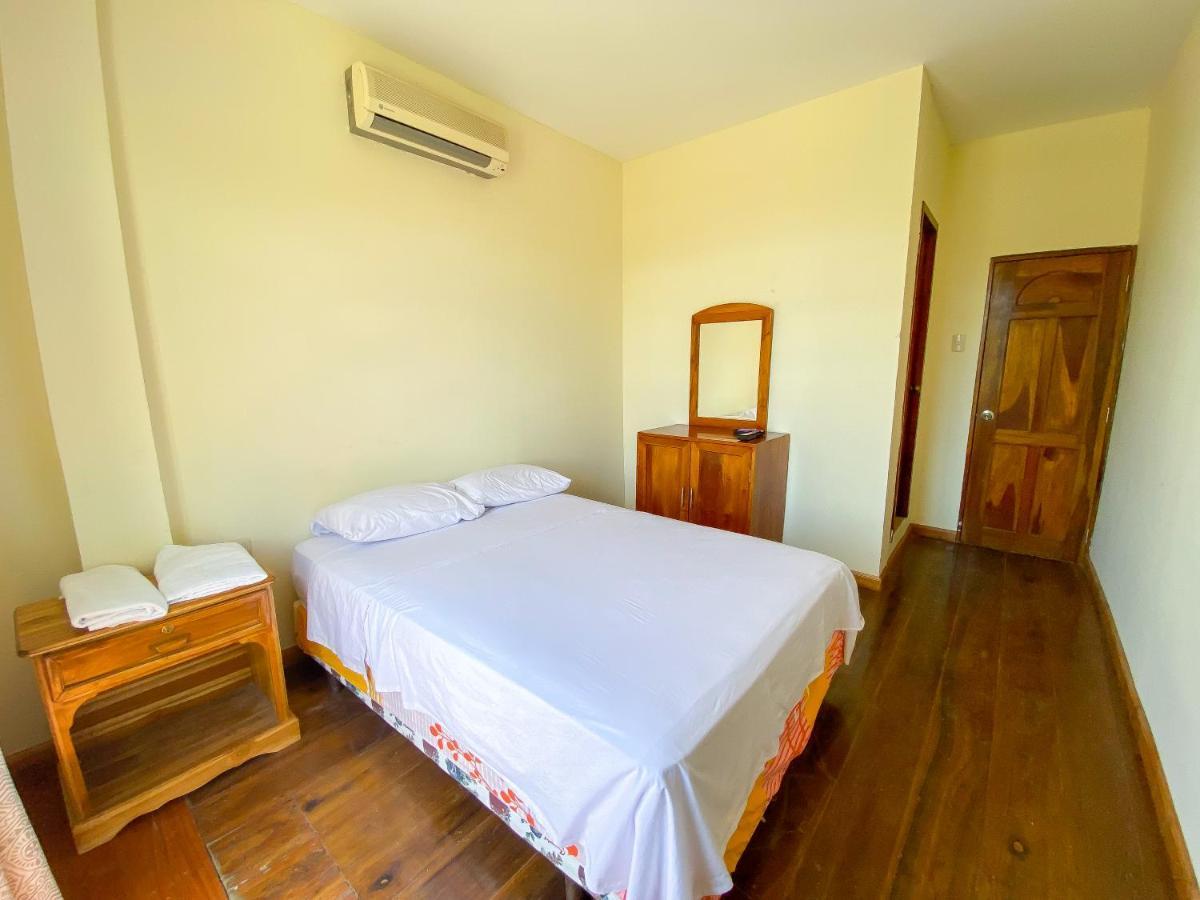 Hostal Tortuga Dorada Puerto López Exteriör bild