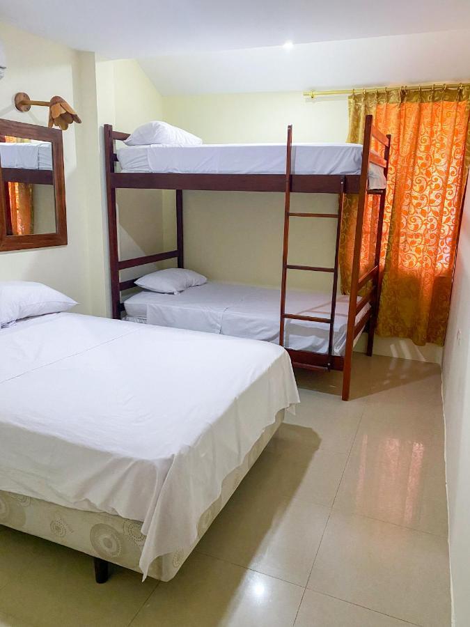 Hostal Tortuga Dorada Puerto López Exteriör bild