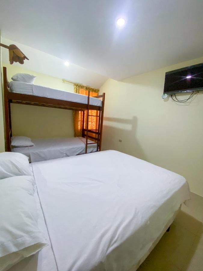 Hostal Tortuga Dorada Puerto López Exteriör bild