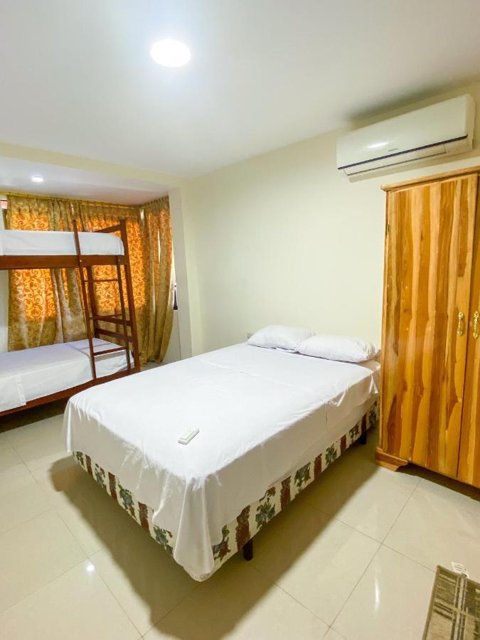 Hostal Tortuga Dorada Puerto López Exteriör bild