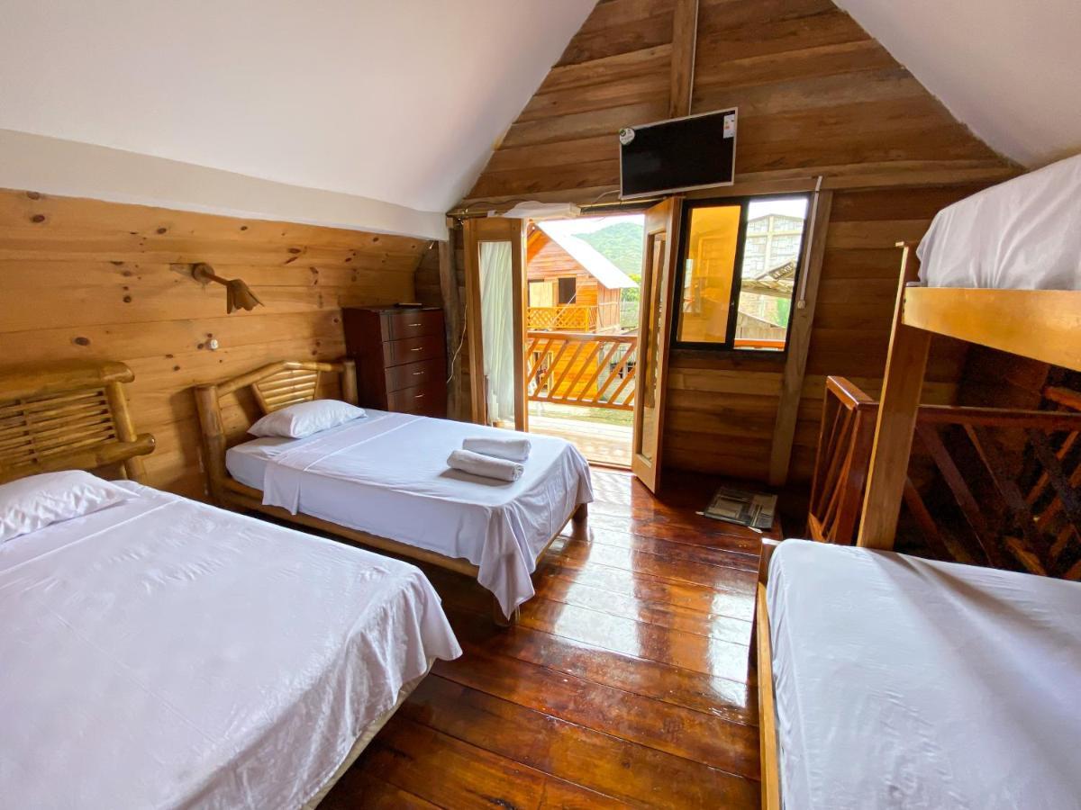 Hostal Tortuga Dorada Puerto López Exteriör bild