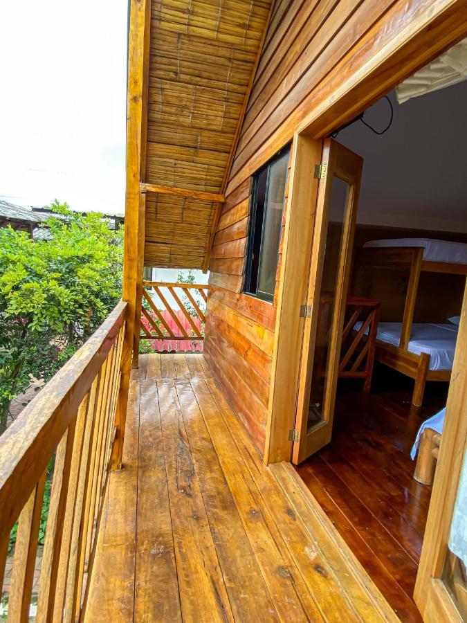Hostal Tortuga Dorada Puerto López Exteriör bild