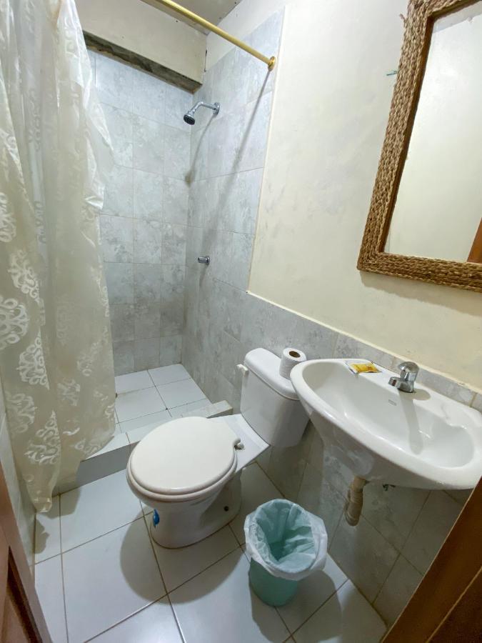 Hostal Tortuga Dorada Puerto López Exteriör bild